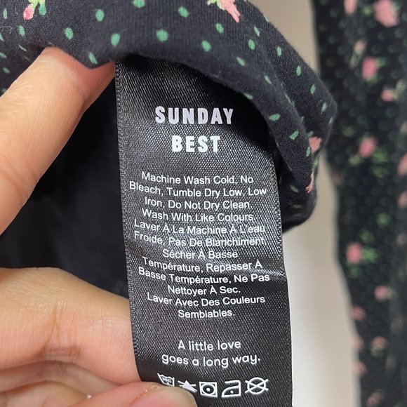 SUNDAY BEST Aritzia Floral Wrap Crop Top sz XS - Picture 7 of 9